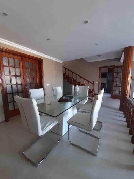 Vivenda Com Patio, No Coracao Do Mindelo Villa Exterior photo