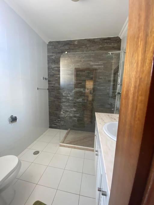 Vivenda Com Patio, No Coracao Do Mindelo Villa Exterior photo