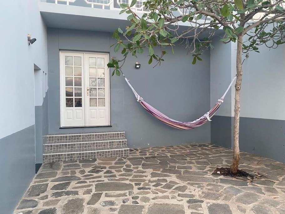 Vivenda Com Patio, No Coracao Do Mindelo Villa Exterior photo